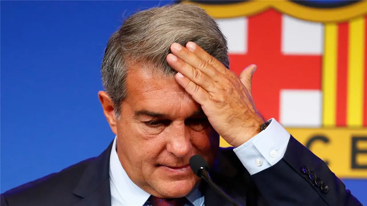 لابورتا يتهم فيكتور فونت بنشر الأكاذيب ومحاولة تشويه سمعته داخل برشلونة